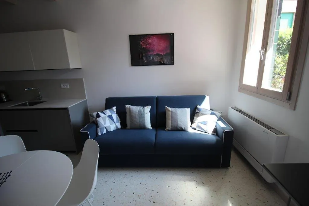 Favorita Apartments Venezia البندقية-ليدو